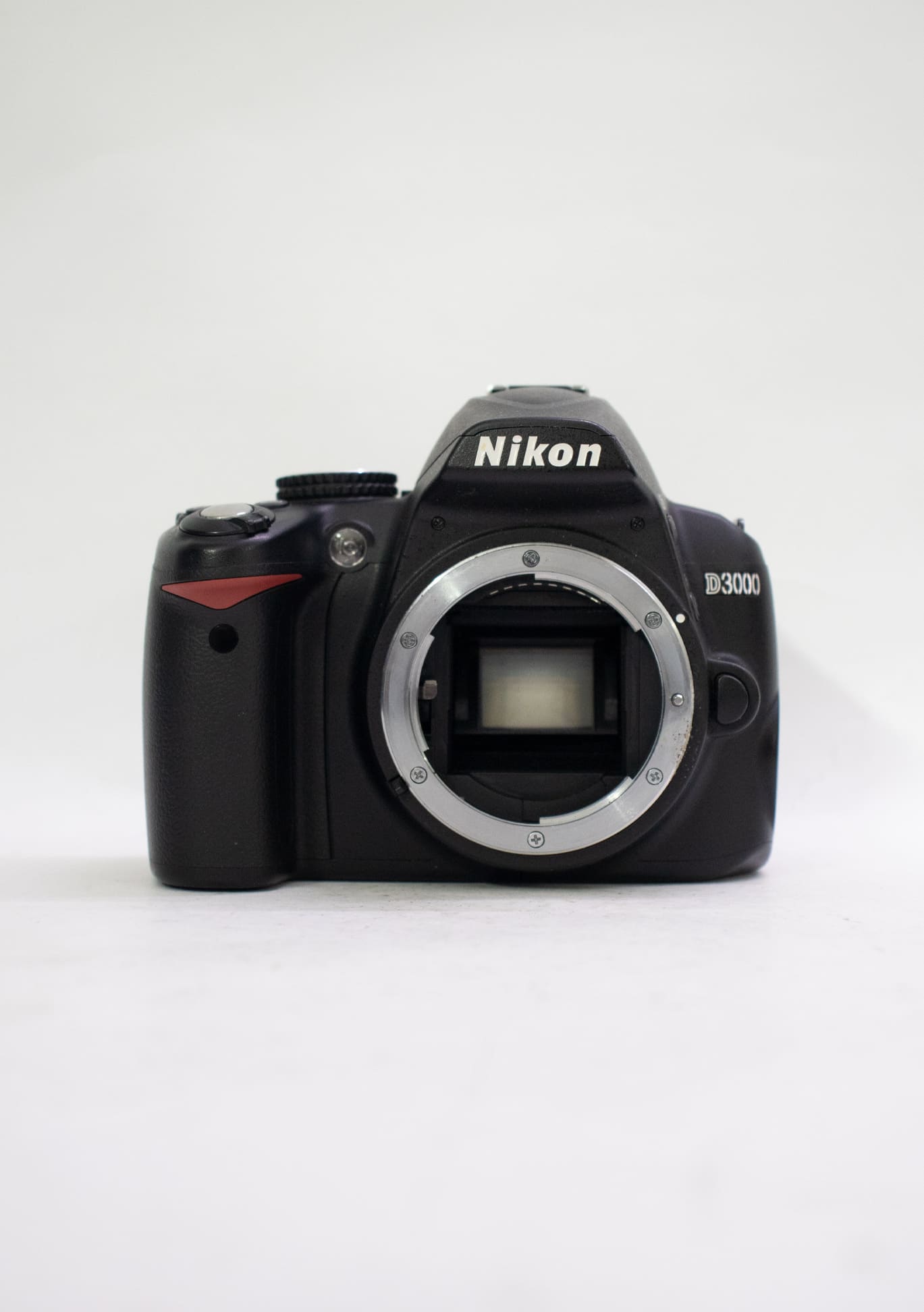 Nikon D3000 with 18-55mm VR II 1:3.5-5.6G Lens
