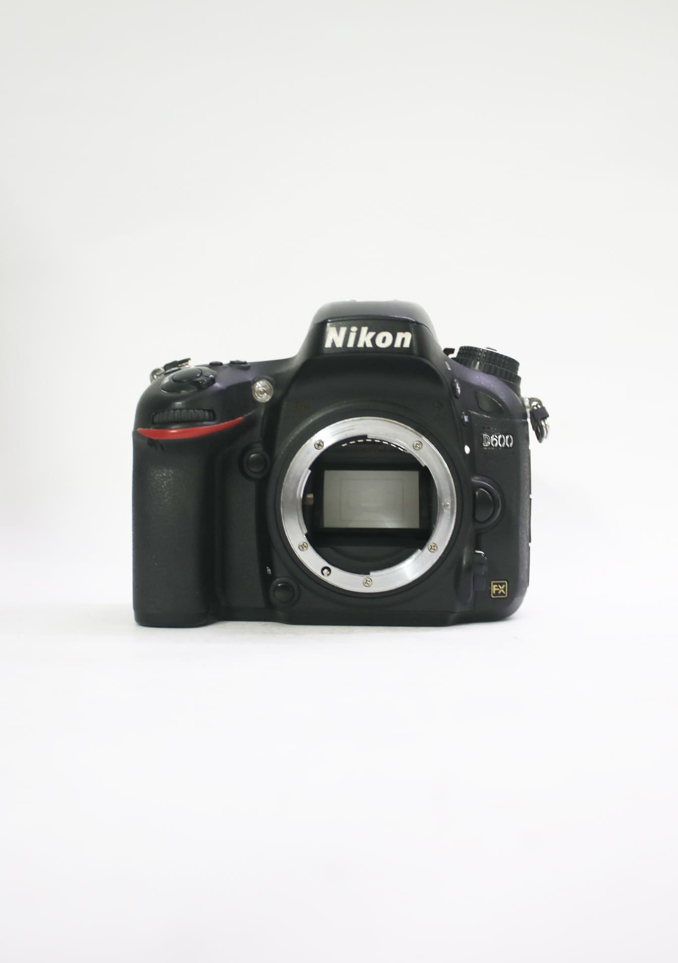 Nikon D600 with 50mm 1:1.8D Lens