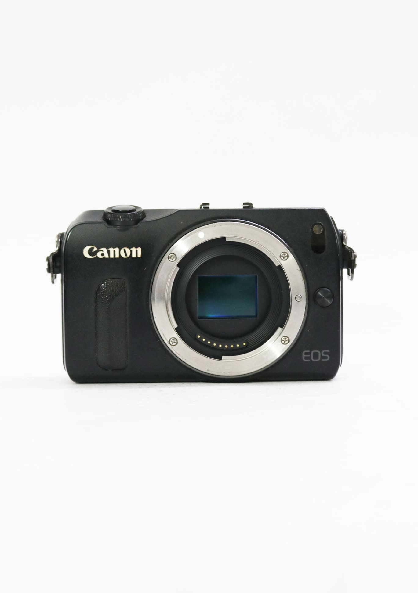 Canon EOS M with 18-55mm EFM STM 1:3.5-5.6 Lens