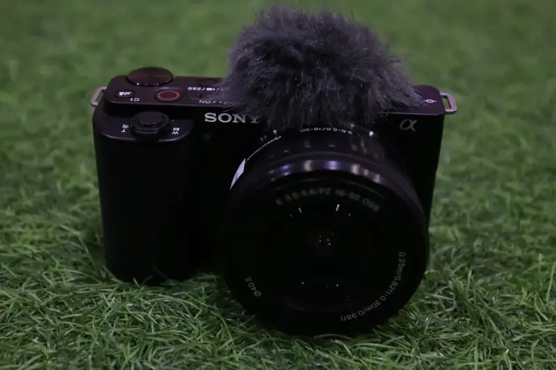 Sony ZV-E10 Mirrorless with 16-50mm Lens