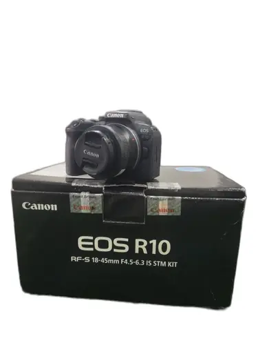 Canon R10 with Single Lens