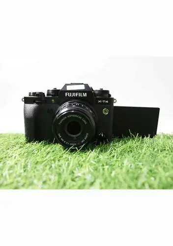 Fujifilm XT-4 with 35mm Lens
